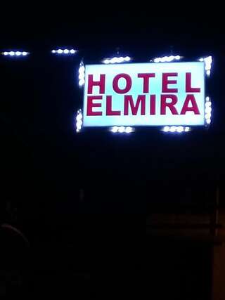 Отель Elmira Боржоми Стандартный двухместный номер с 1 кроватью или 2 отдельными кроватями-5
